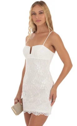 LUCY IN THE SKY Mini Dresses^Floral Embroidered Dress In White