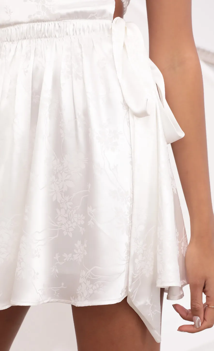 LUCY IN THE SKY Mini Dresses^Halter Dress In White Floral Jacquard