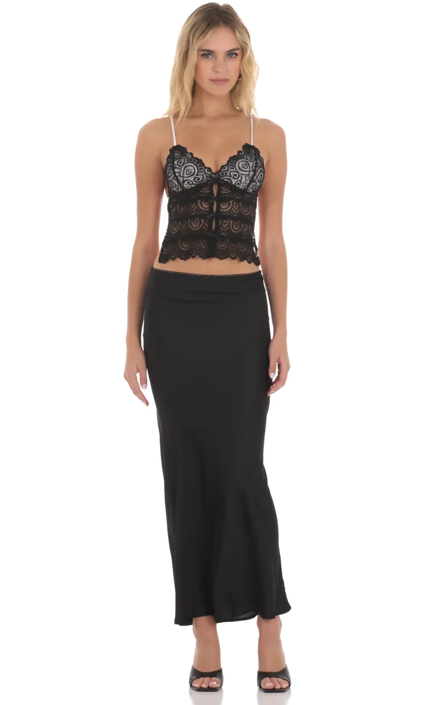 LUCY IN THE SKY Tops^Lace Top In Cream And Black