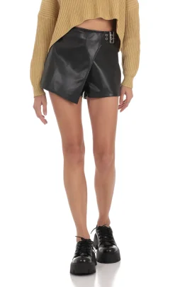 LUCY IN THE SKY Shorts^Leather Buckle Shorts In Black