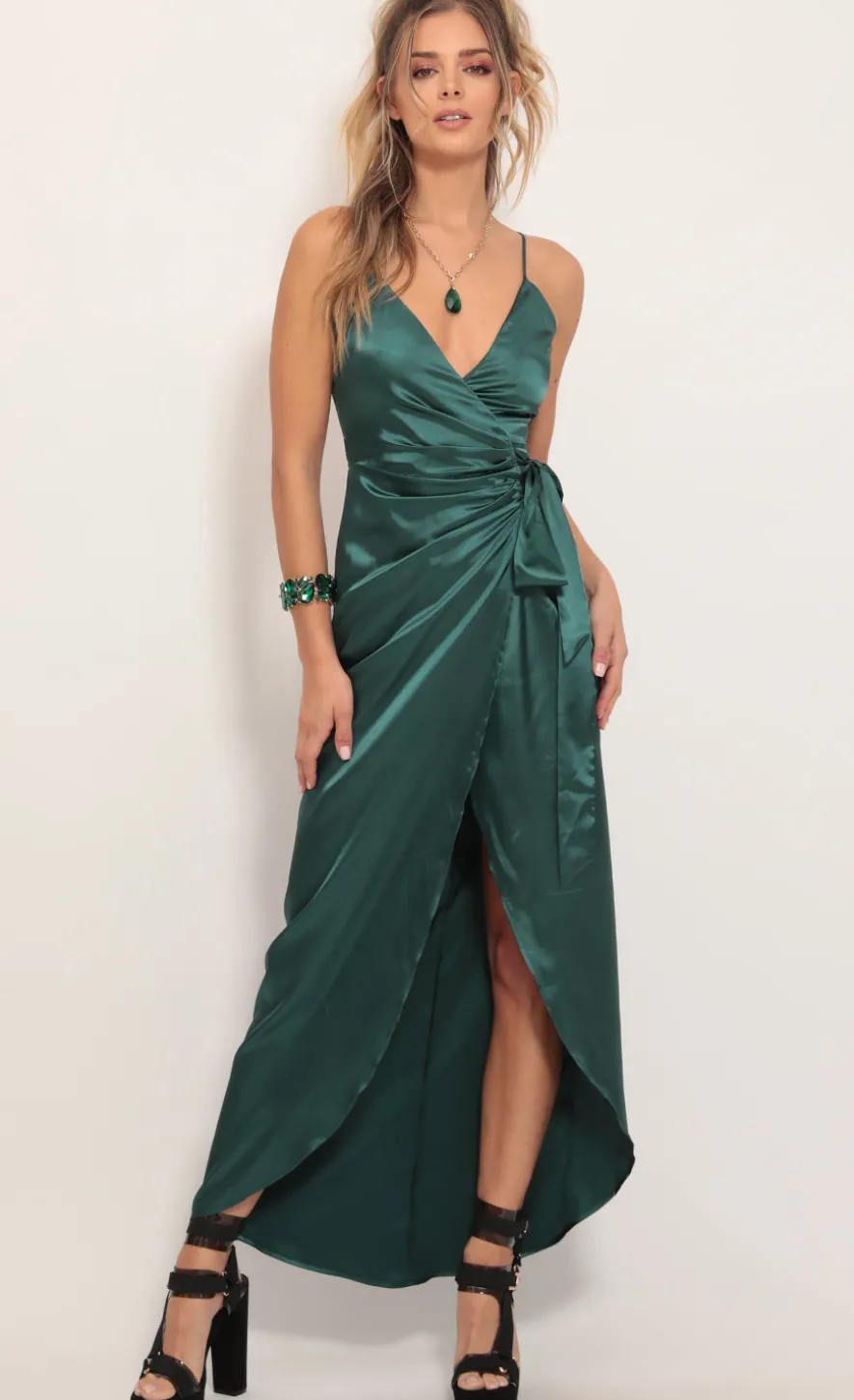 LUCY IN THE SKY Maxi Dresses^Pleated Satin Maxi Dress In Hunter Green