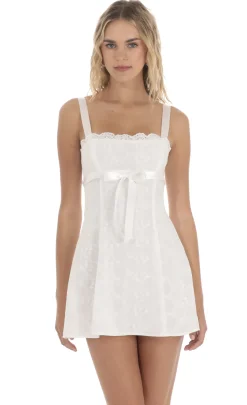 LUCY IN THE SKY Mini Dresses^Ribbon Embroidered Floral Dress In White