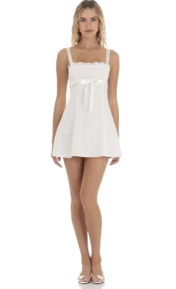 LUCY IN THE SKY Mini Dresses^Ribbon Embroidered Floral Dress In White