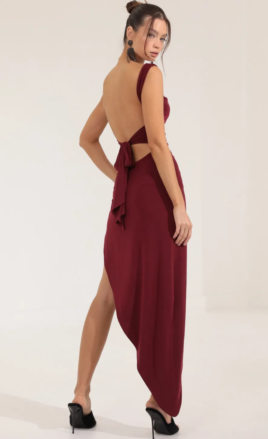 LUCY IN THE SKY Midi Dresses^Ruched Side Slit Maxi Dress In Red